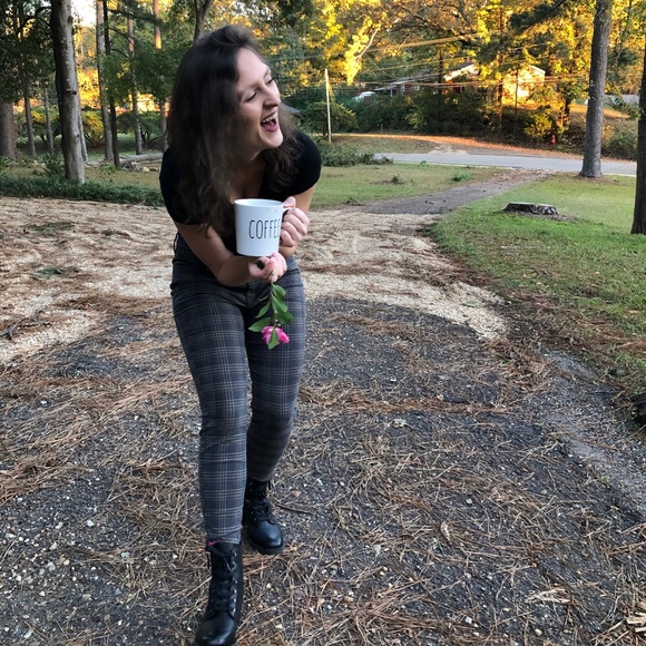 Meet your Posher, Ragan - Picture 3 of 3